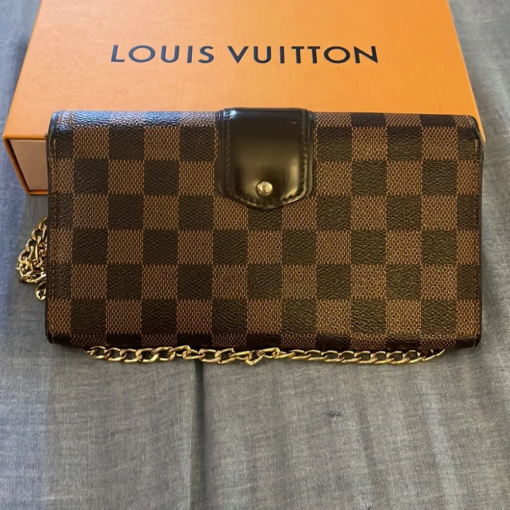 Louis Vuitton wallet/sling - Picture 3 of 11